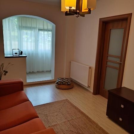 Chic Apartment Piteşti Esterno foto