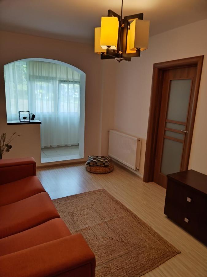 Chic Apartment Piteşti Esterno foto